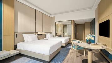 Minibar, escritorio, cortinas opacas y wifi gratis