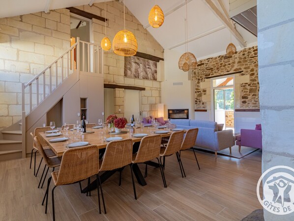 Dining - Spacious 8-bedroom cottage in Anjou vineyards (Blaison-Saint-Sulpice)