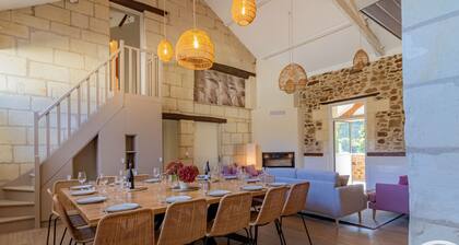 Spacious 8-bedroom cottage in Anjou vineyards