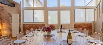 Spacious 8-bedroom cottage in Anjou vineyards