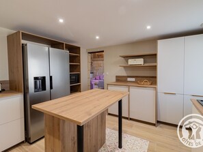 Refrigerador, microondas, horno, lavavajillas