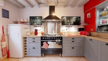 Réfrigérateur, micro-ondes, four, lave-vaisselle