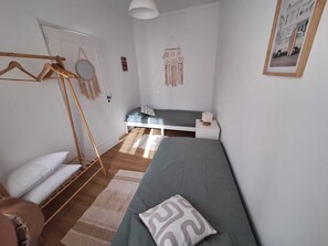 2 chambres, fer et planche à repasser, Wi-Fi, draps fournis