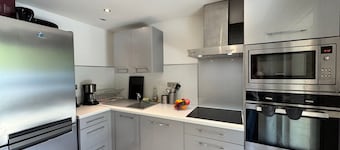 Family chalet in Vars, 3 bedrooms, jacuzzi, near chairlift