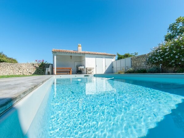 Pool - Quiet family home with secure pool (Sainte-Marie-de-Ré)