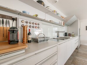 Kühlschrank, Ofen, Herdplatte, Geschirrspüler