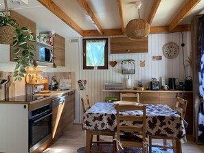 Fridge, microwave, dishwasher - Mountain chalet for 4, terrace near Golf (Barcelonnette)