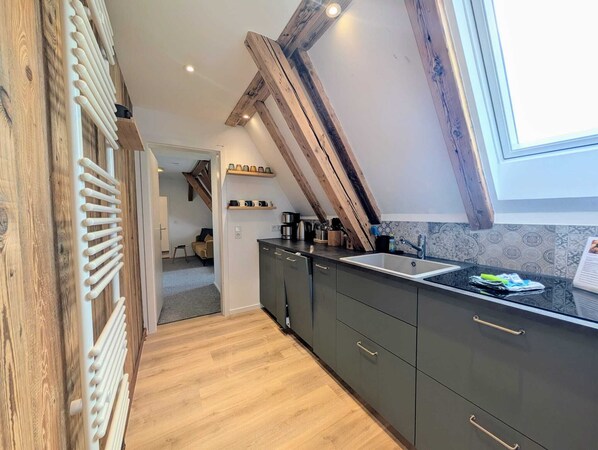 Kühlschrank, Herdplatte, Geschirrspüler