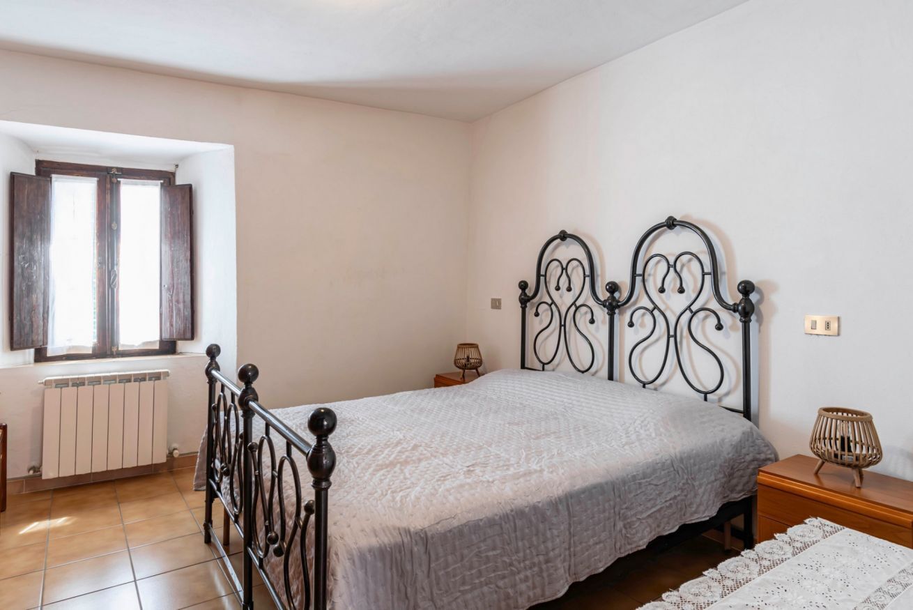 2 chambres, fer et planche à repasser