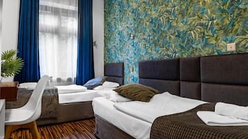 Basic Twin Room | Desk, free WiFi