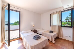 4 habitaciones, tabla de planchar con plancha y wifi gratis