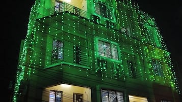 Mặt tiền nơi lưu trú