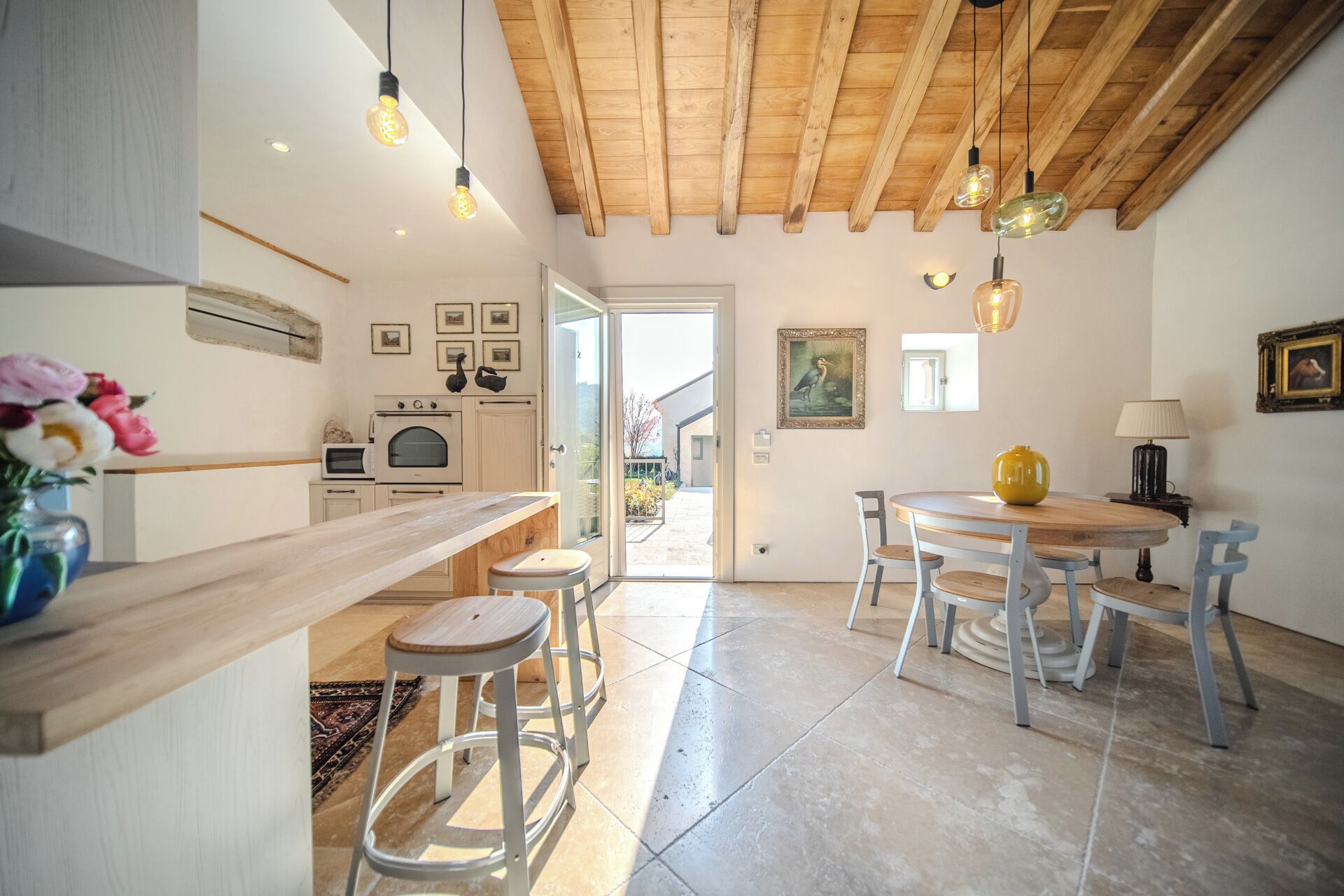 Appartement, vue colline, rez-de-chaussée | Coin séjour | Télévision à écran plat