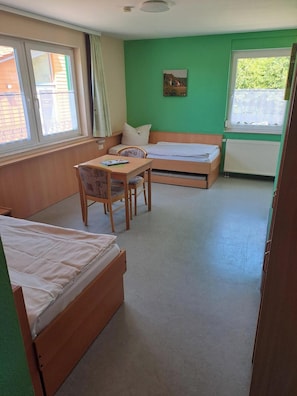 4 Schlafzimmer, WLAN, Bettwäsche