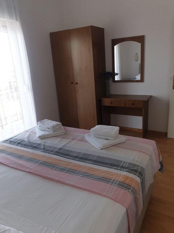 1 bedroom, iron/ironing board, WiFi, bed sheets