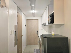 標準開放式客房, 城市景 | 高級寢具、記憶棉床墊、書桌、遮光窗簾/窗簾