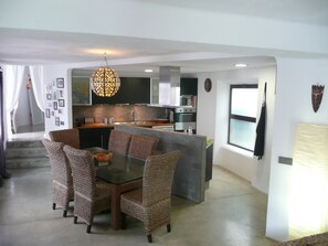 Micro-ondes, four, plaque de cuisson, lave-vaisselle