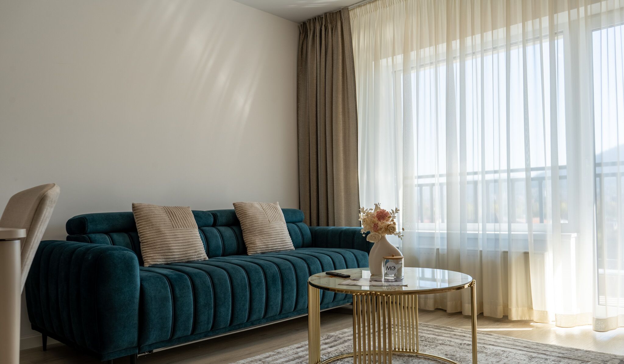 Deluxe Apartment, 1 Bedroom, Balcony, Mountain View | Living area | 125-cm Smart TV with cable channels, Netflix, streaming services