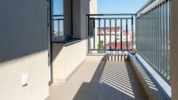 Deluxe Apartment, 1 Bedroom, Balcony, Mountain View | Terrace/patio