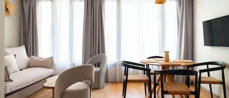 Studio with Sofa Bed | Individually decorated, individually furnished, desk, laptop workspace