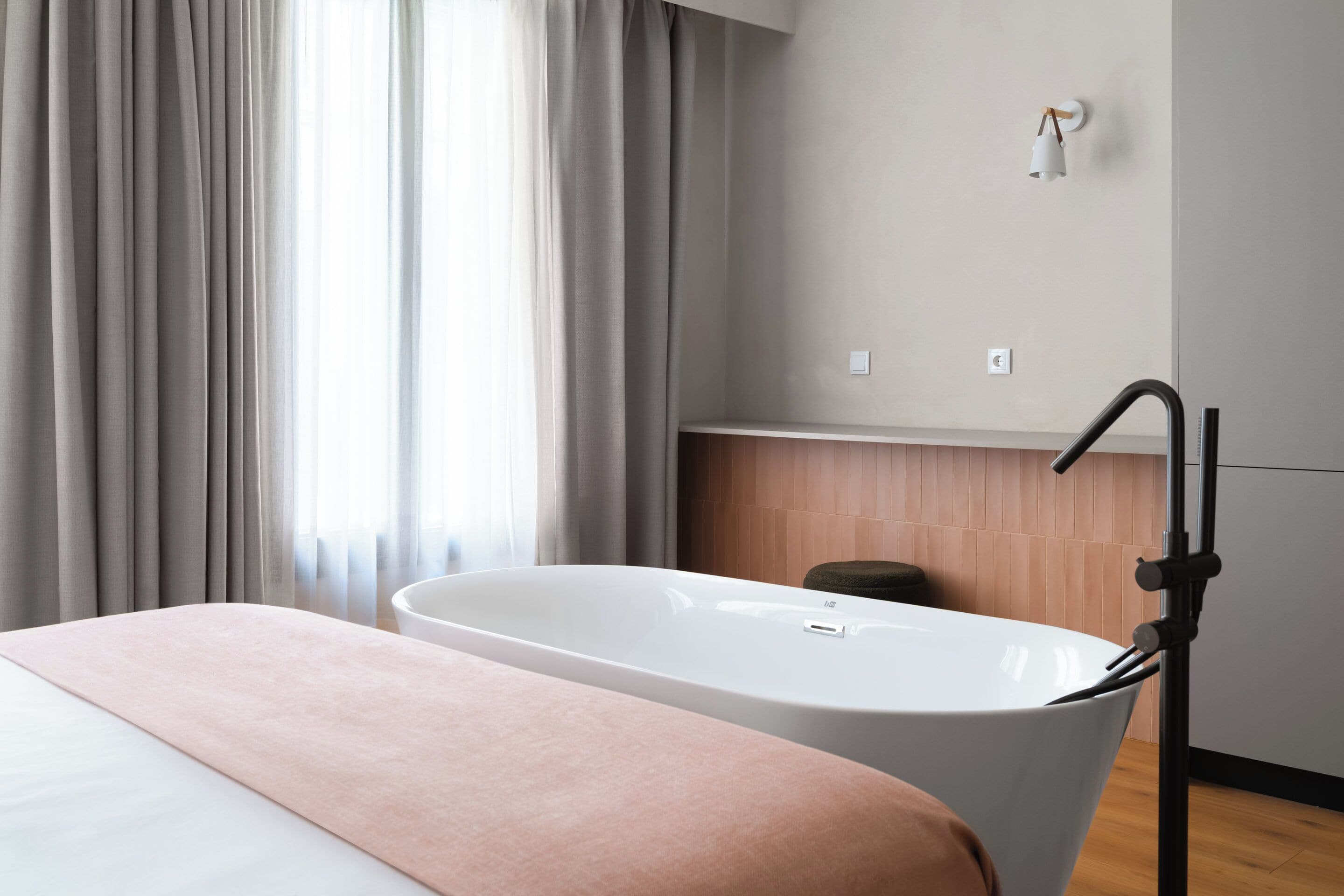 舒適開放式客房, 1 張標準雙人床和 1 張沙發床 | 獨特裝潢、布置獨特、書桌、筆電工作空間