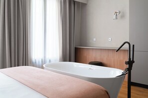 Comfort Studio with Sofa Bed | Individually decorated, individually furnished, desk, laptop workspace