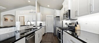 Spacious Nampa Stay | Minutes to Lake, Golf Course, Dining, Shops & I-84