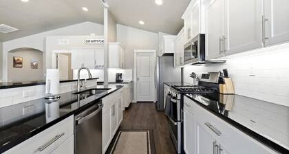 Spacious Nampa Stay | Minutes to Lake, Golf Course, Dining, Shops & I-84