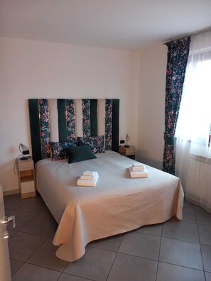 2 bedrooms, WiFi, bed sheets