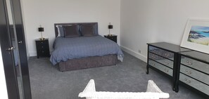 3 Schlafzimmer, Bügeleisen/Bügelbrett, WLAN, Bettwäsche