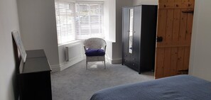 3 Schlafzimmer, Bügeleisen/Bügelbrett, WLAN, Bettwäsche