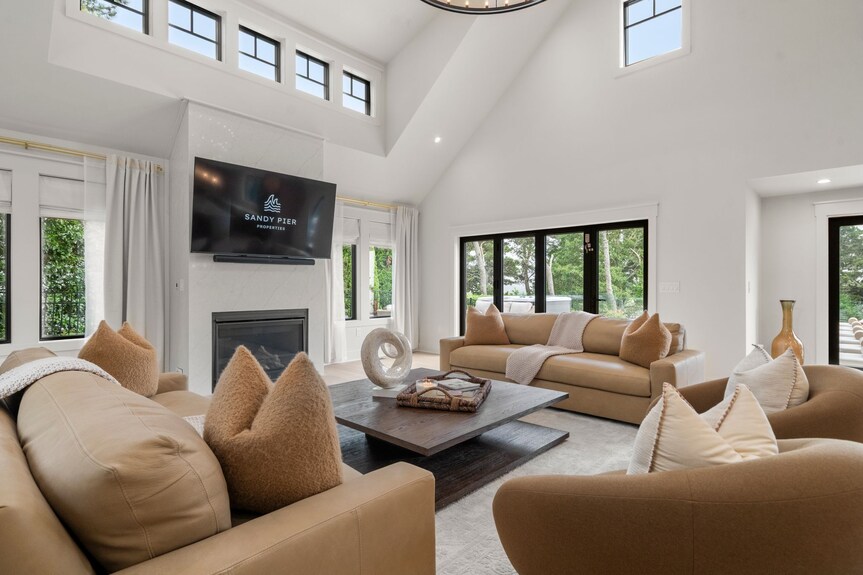 Luxury Coastal Retreat Overlooking Buck's Creek And Nantucket Sound Pool, Hot Tub, Outdoor Kitchen - Nauset Beach, MA