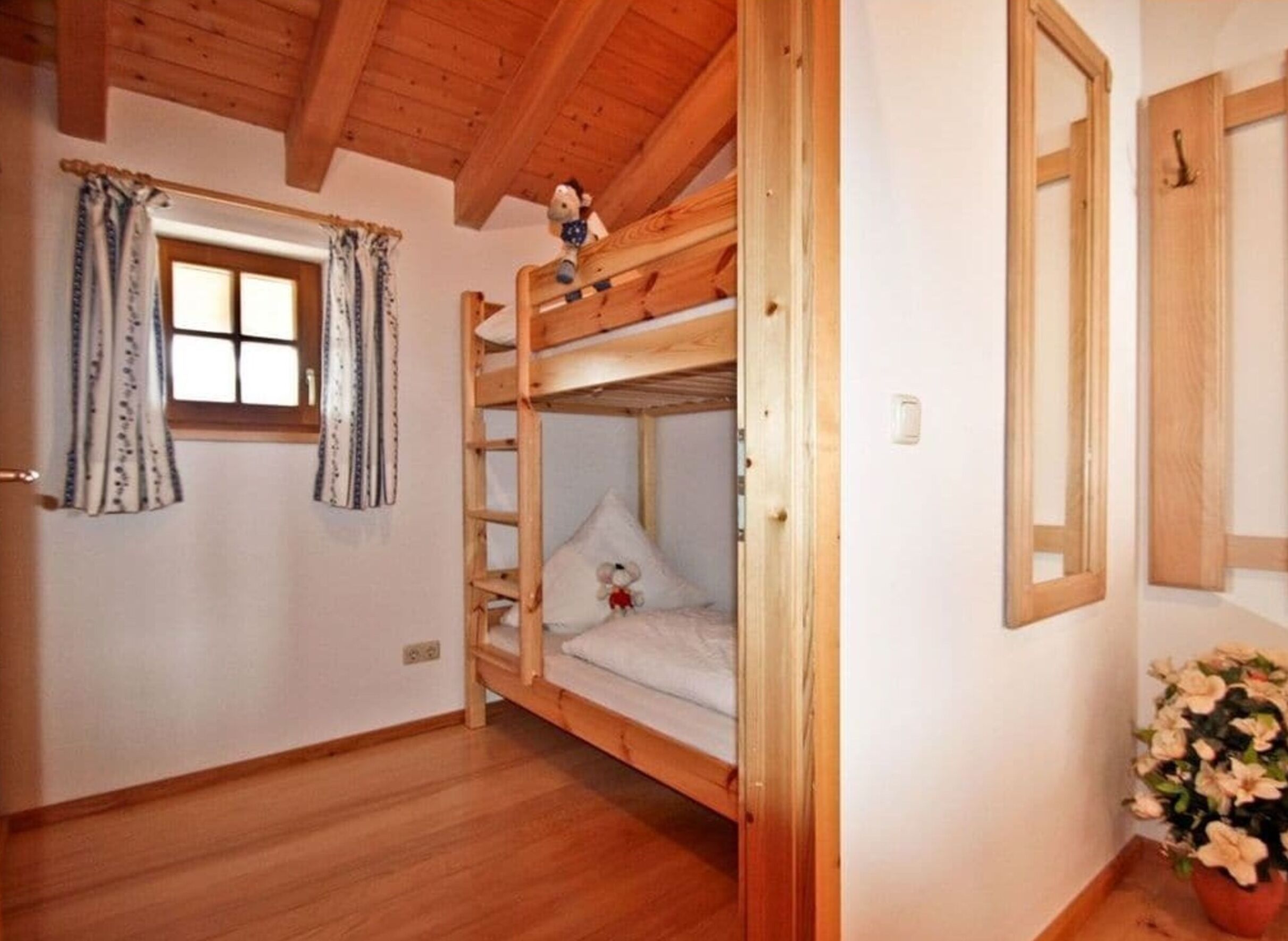 House | 2 bedrooms, individually furnished