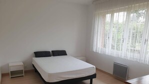 Unclassified image, 5 of 10, button - SINGLE-STOREY HOUSE 700M FROM THE SEA - 2 BEDROOMS (Camiers)