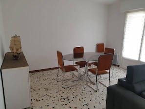 Dining - SINGLE-STOREY HOUSE 700M FROM THE SEA - 2 BEDROOMS (Camiers)