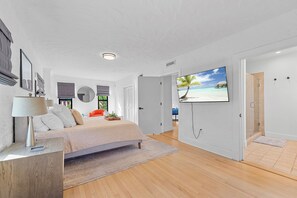 4 bedrooms, desk, iron/ironing board, travel crib