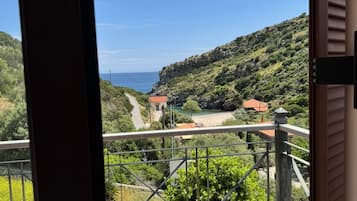 บ้านพัก, สูบบุหรี่ได้ | 4 ห้องนอน