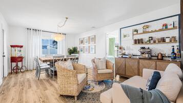 House | 4 bedrooms, Internet