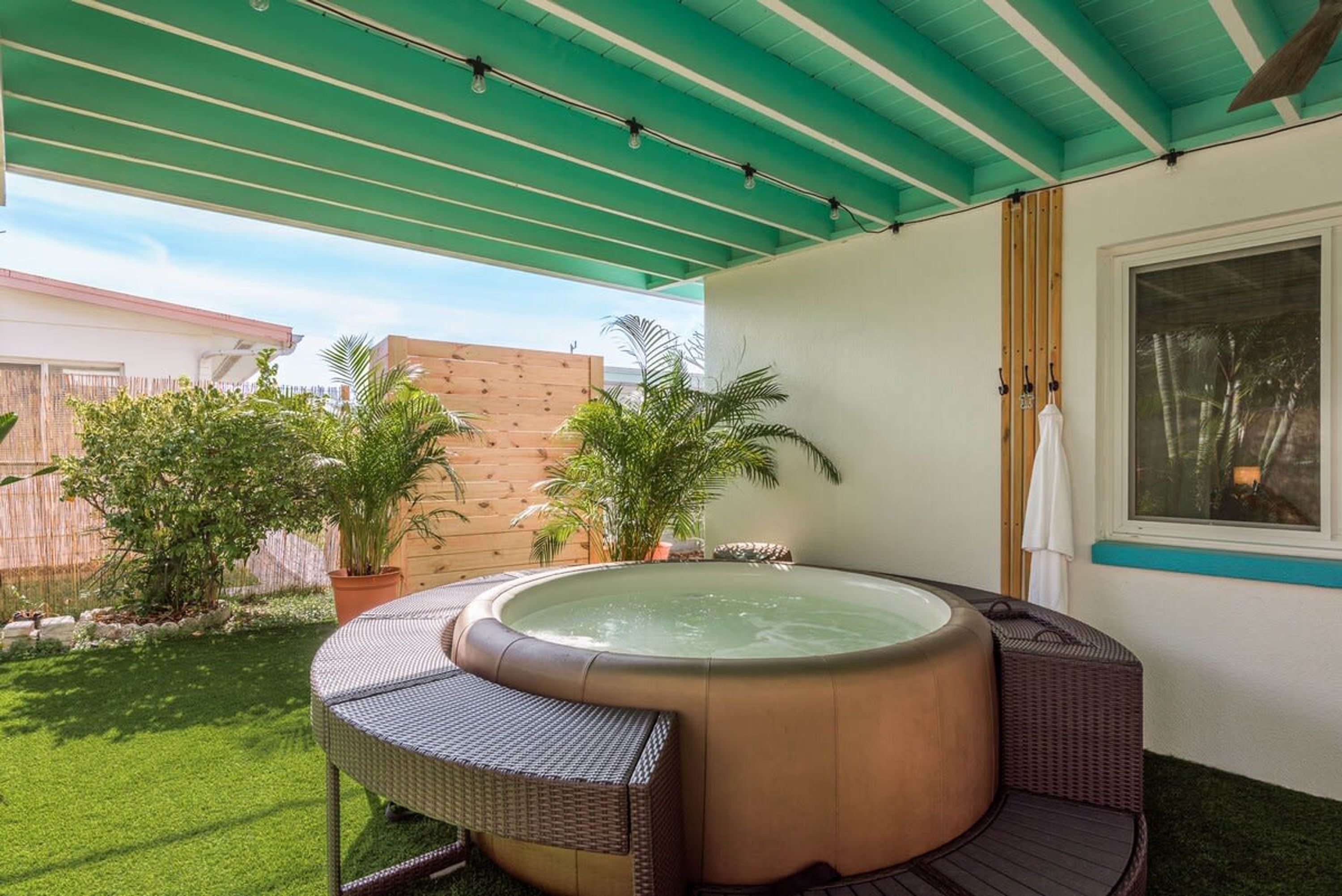 Outdoor spa tub