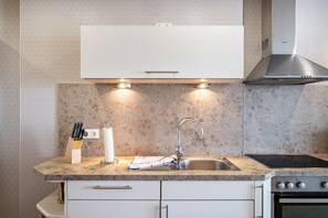 Refrigerador, horno, parrilla de estufa y lavavajillas 