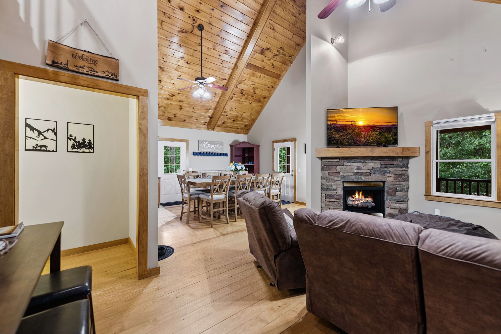 TV connectée, cheminée, baby-foot