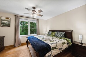 4 bedrooms, desk, free WiFi, bed sheets - *NEW*Deer Hart•Family•Game Room•Wineries •Hiking (Ellijay)