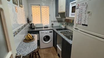 Fridge, microwave, stovetop, toaster