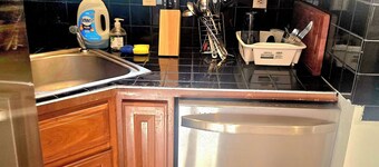 Spacious 5-bedroom house in awesome Cincinnati with WiFi, AC