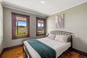 6 bedrooms, travel crib, free WiFi, bed sheets - Rustic country lodge with spectacular fire pit and nearby hiking trails (Hallston)