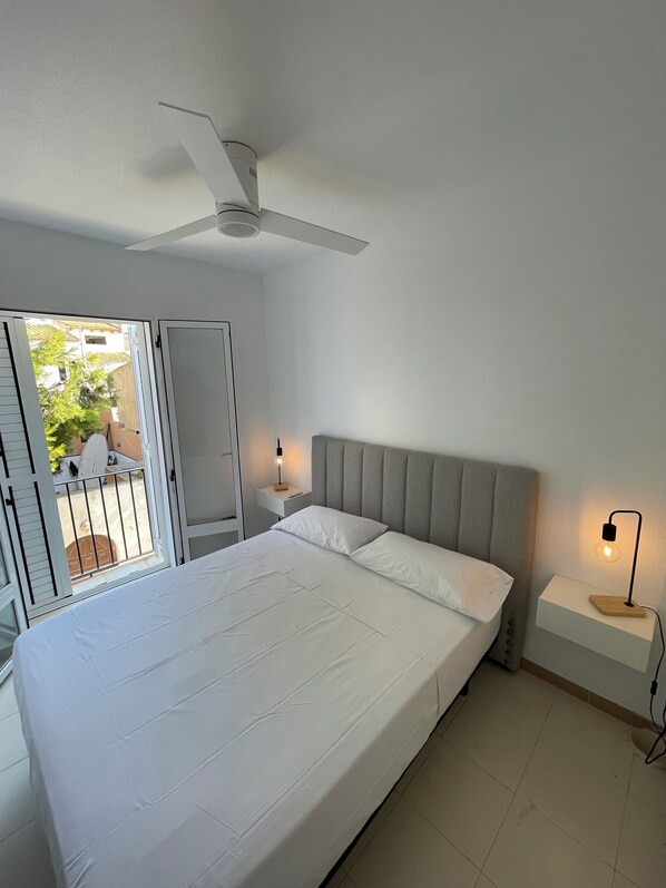 3 bedrooms, WiFi, bed sheets