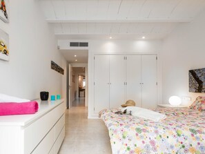 4 habitaciones, tabla de planchar con plancha y wifi gratis 