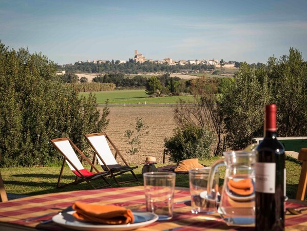 Outdoor dining - Villa Baix des Pujol: Modern Luxury & Relaxation in Mallorca (Petra)