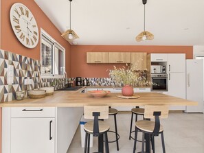 Fridge, microwave, oven, dishwasher