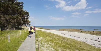 500m from the sea –  for 4 adults and 4 children